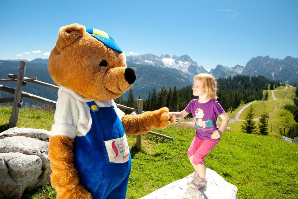 Dachstein West Hotel Gmbh-Kirchenwirt Russbach Russbach am Pass Gschütt Exterior photo